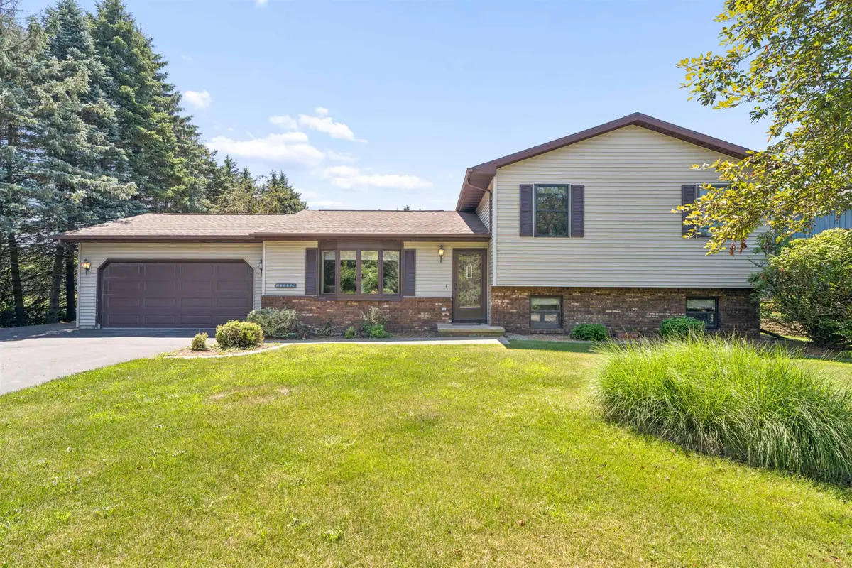 4085 Leonard Point Road, Oshkosh, WI 54904 - #1