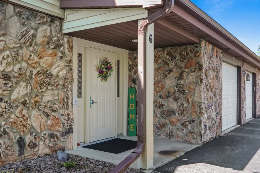 1820 Ridgeway Drive #61A, De Pere, WI 54115 - #2
