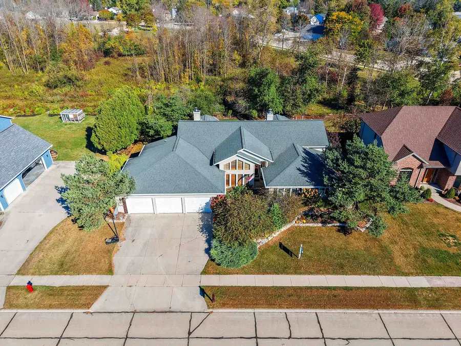 3718 Westwood Lane, Manitowoc, WI 54220-1672 - #3