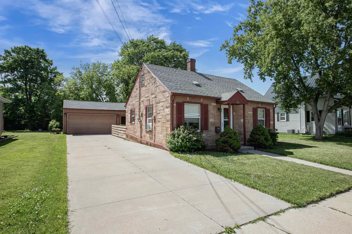 809 Monroe Street, Little Chute, WI 54140-1730 - #1
