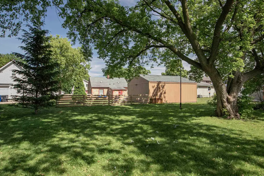 809 Monroe Street, Little Chute, WI 54140-1730 - #3