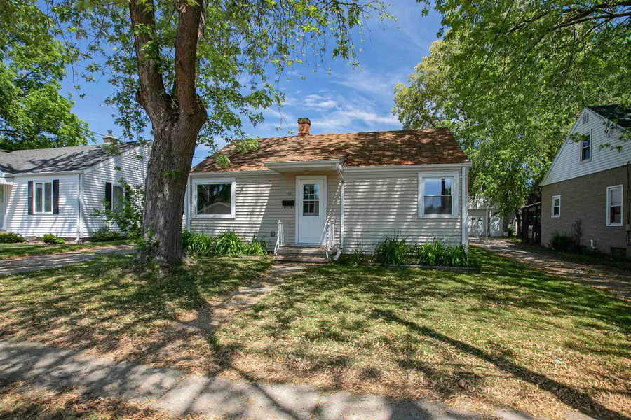 722 Roosevelt Street, Menasha, WI 54952 - #3