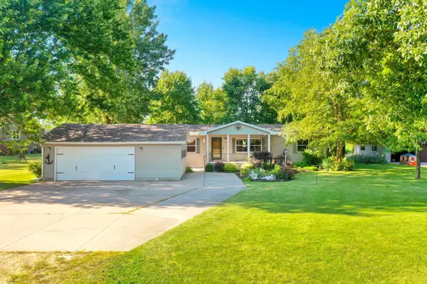 W10298 School Road, HORTONVILLE, WI 54944
