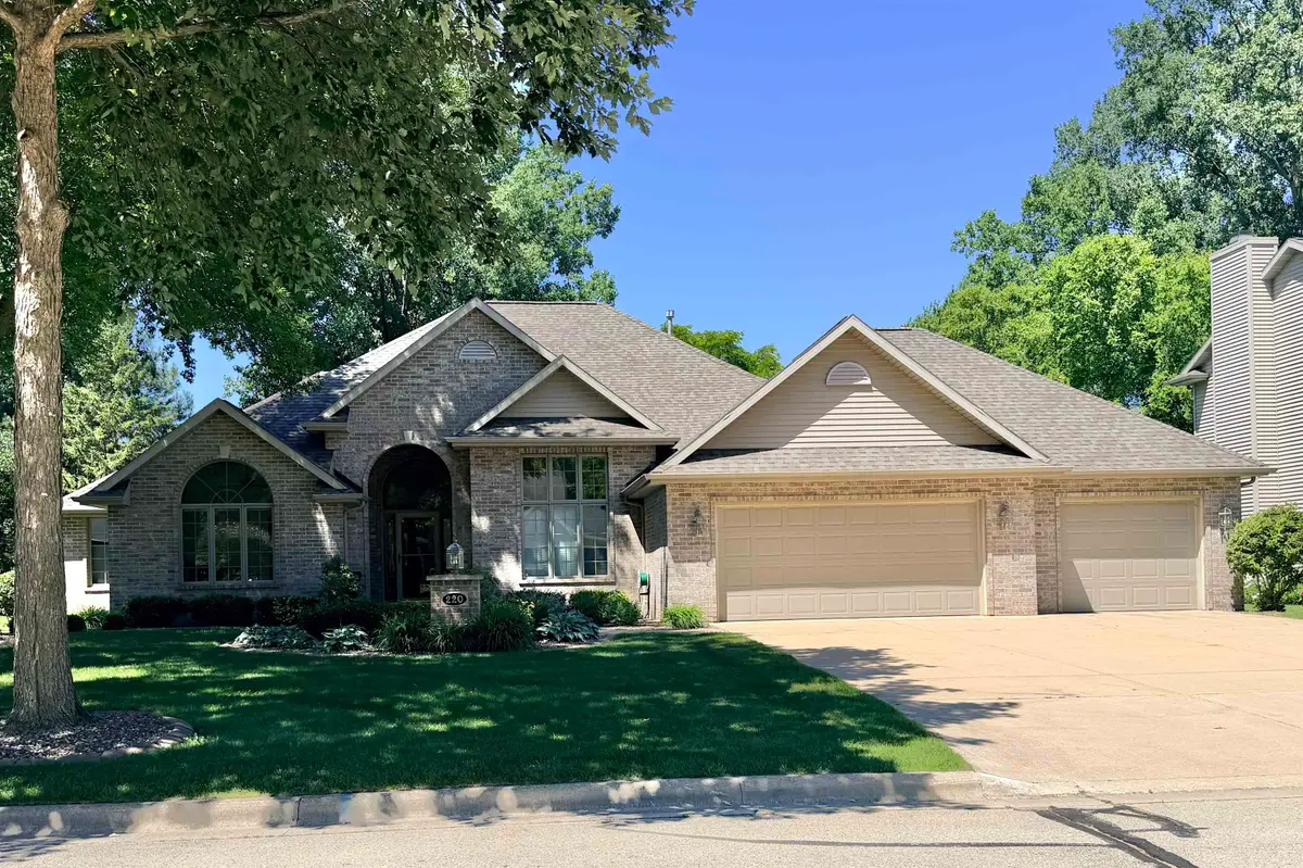 220 E Falcon Hill Way, Green Bay, WI 54302 - #1