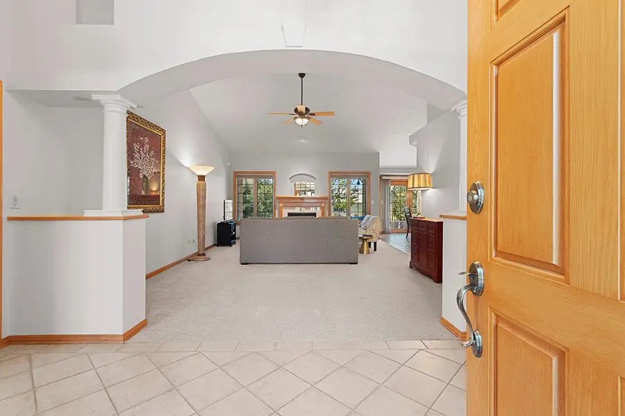 220 E Falcon Hill Way, Green Bay, WI 54302 - #2