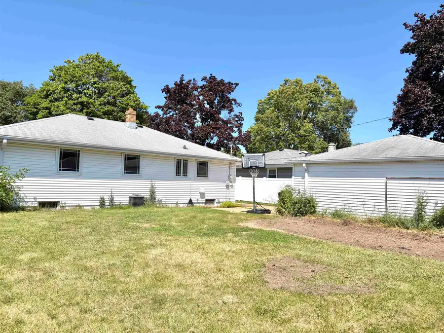 1137 W Roberts Avenue, Appleton, WI 54914-2618 - #3