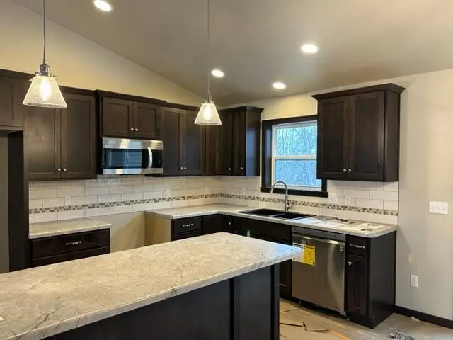 W6530 Breezy Way, Appleton, WI 54915 - #2