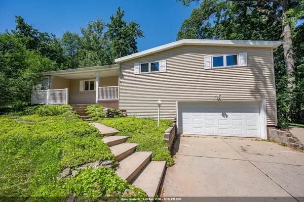 2730 Oakwood Drive, GREEN BAY, WI 54304