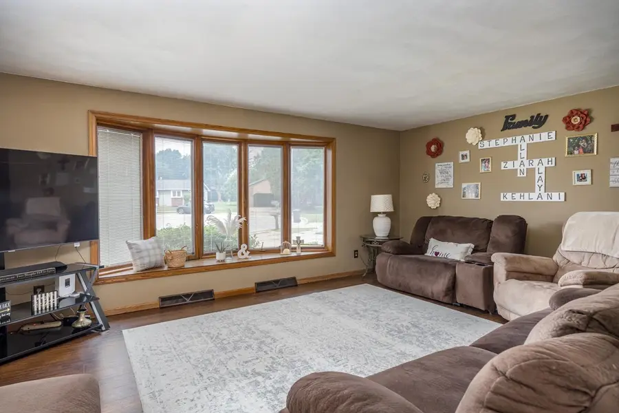 1006 Woodland Court, Kaukauna, WI 54130 - #2