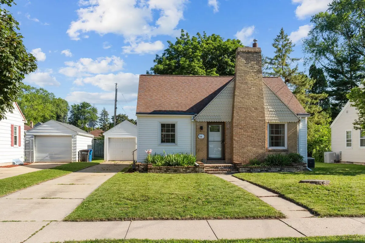 714 Baldwin Avenue, Oshkosh, WI 54901-3911 - #1
