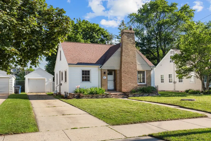 714 Baldwin Avenue, Oshkosh, WI 54901-3911 - #2
