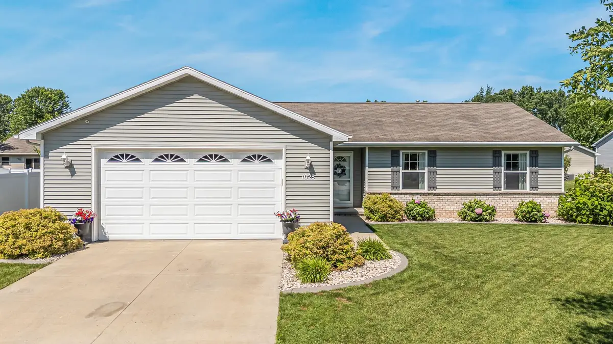1028 Durham Lane, Menasha, WI 54952 - #1