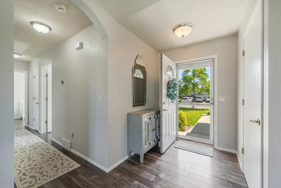 1028 Durham Lane, Menasha, WI 54952 - #3