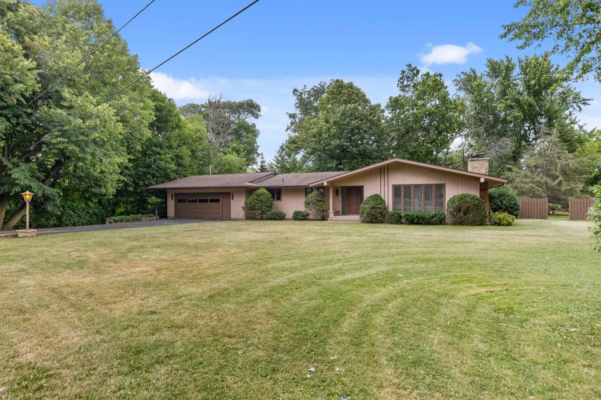 W6425 Lakeview Court, Menasha, WI 54952-9707 - #1