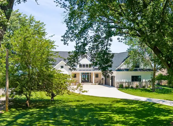 1751 East Shore Circle, GREEN BAY, WI 54302