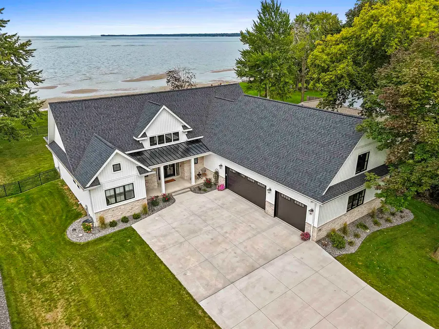 1751 East Shore Circle, Green Bay, WI 54302 - #3