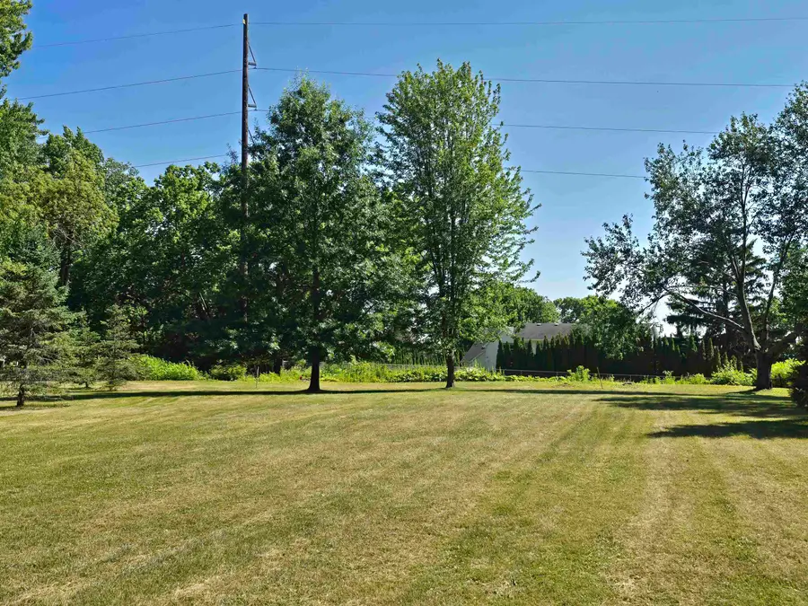 Lakeview Court, Menasha, WI 54952 - #3