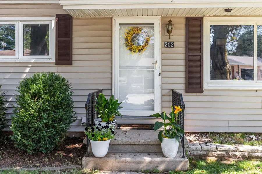 202 Wisconsin Avenue, Brillion, WI 54110 - #3