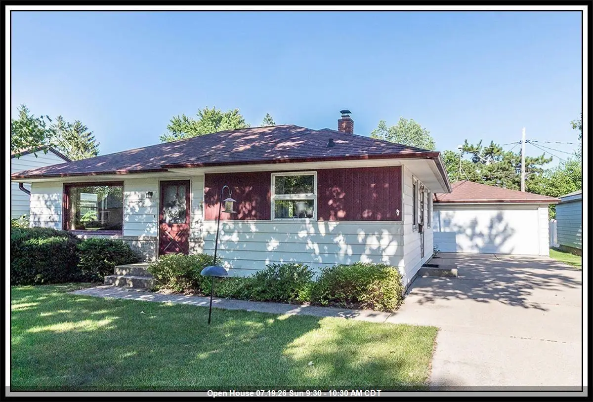 1718 S Pearl Street, New London, WI 54961-2556 - #1