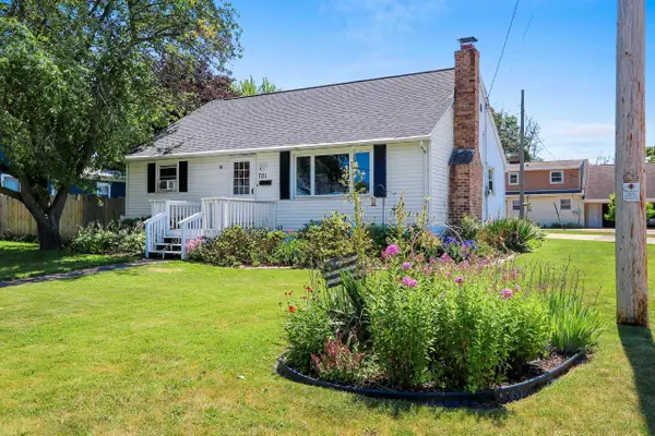 701 E 10th Street, KAUKAUNA, WI 54130-2861