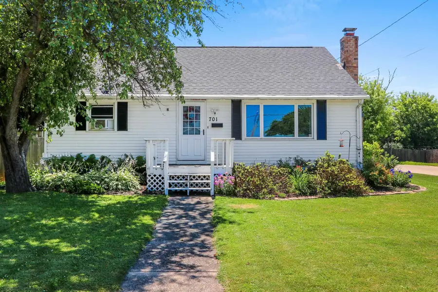 701 E 10th Street, Kaukauna, WI 54130-2861 - #2