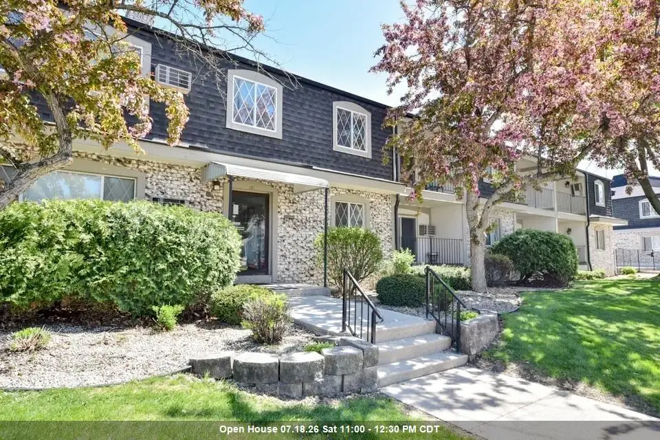 121 W North Street #27, Waukesha, WI 53188 - #1