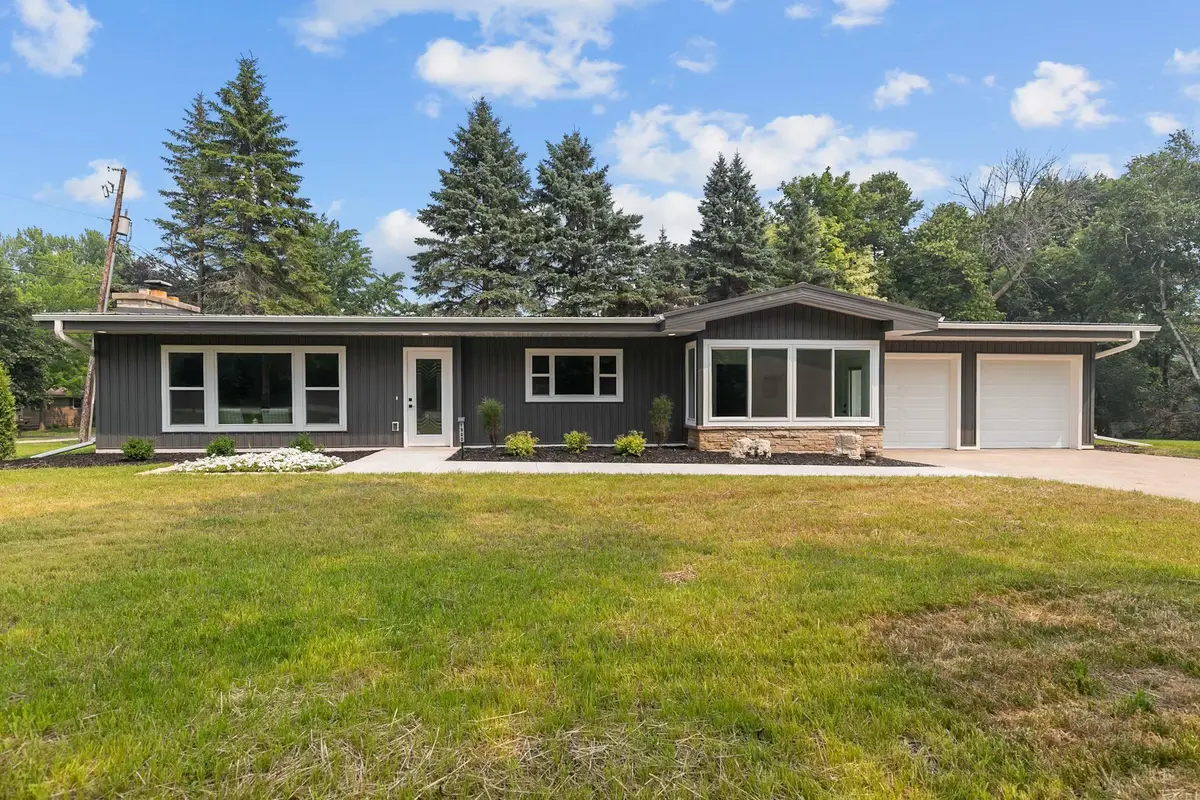 1900 Leonard Point Road, Oshkosh, WI 54904 - #1