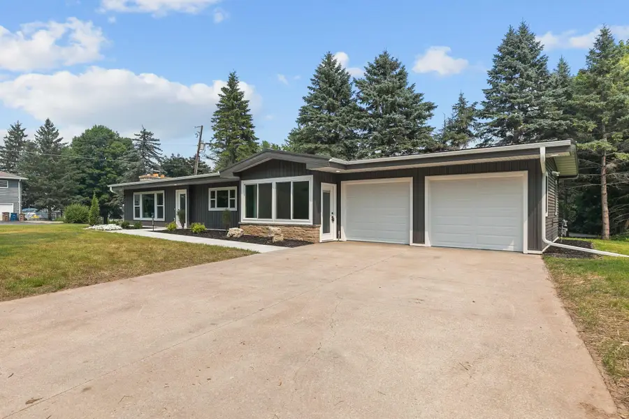 1900 Leonard Point Road, Oshkosh, WI 54904 - #2