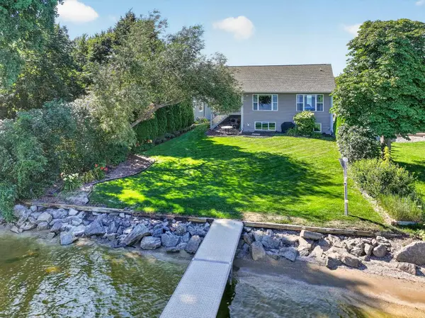 4666 Island View Drive, OSHKOSH, WI 54901