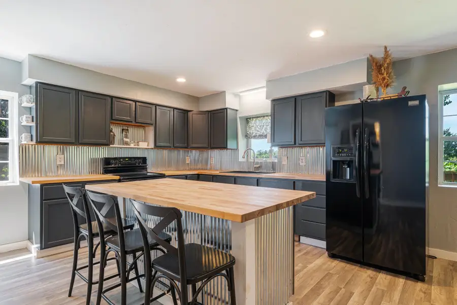 N5566 County Rd Ee, Seymour, WI 54165-8337 - #2