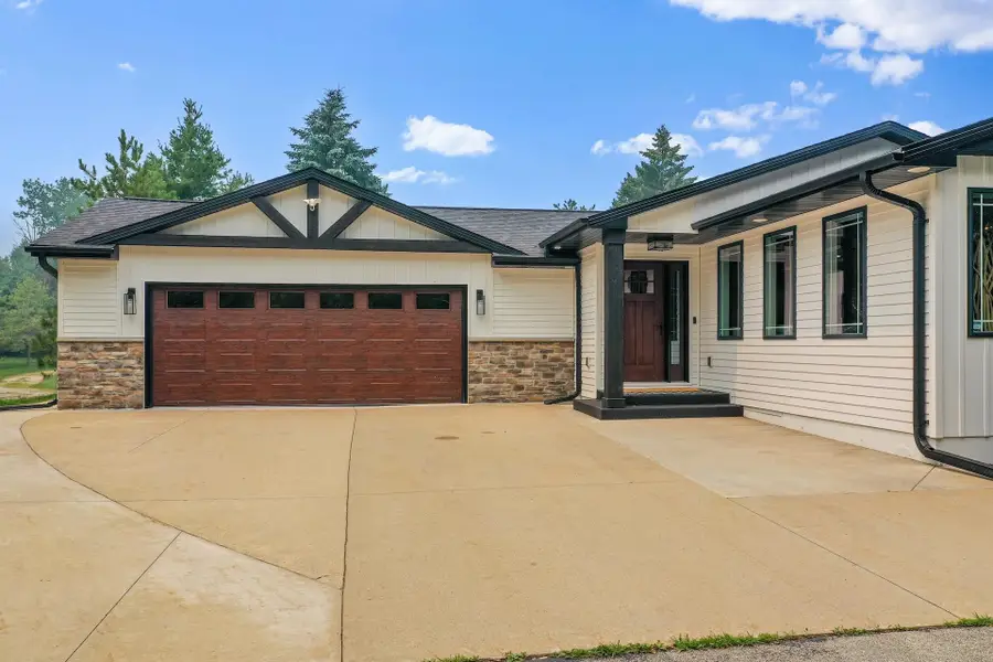 2305 Jesse Lane, Suamico, WI 54313-7706 - #2