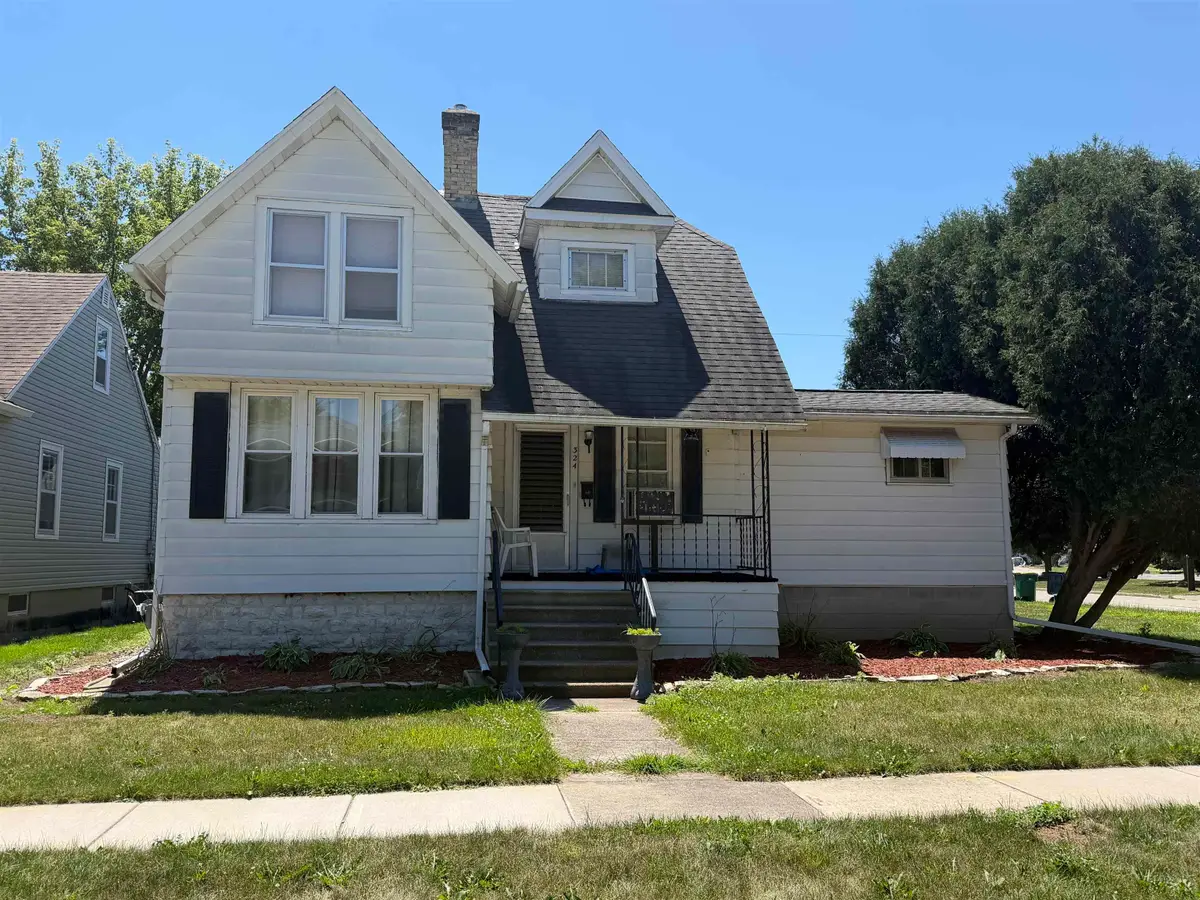 324 8th Street, Fond Du Lac, WI 54935 - #1