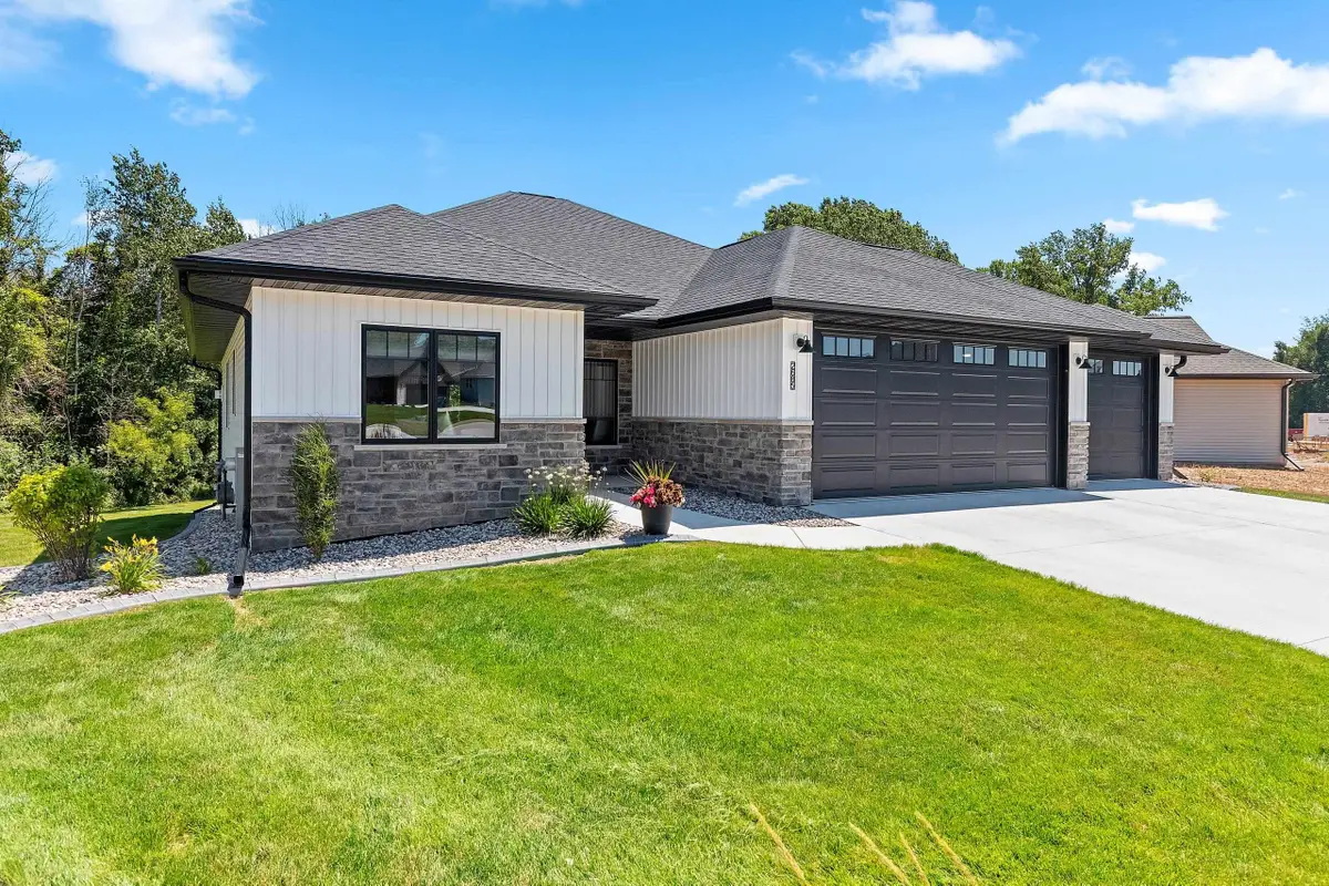 2685 Chambers Crossing, Green Bay, WI 54313-8833 - #1