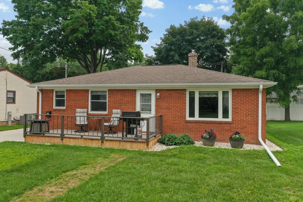 1131 Langlade Avenue, Green Bay, WI 54304-3336 - #1
