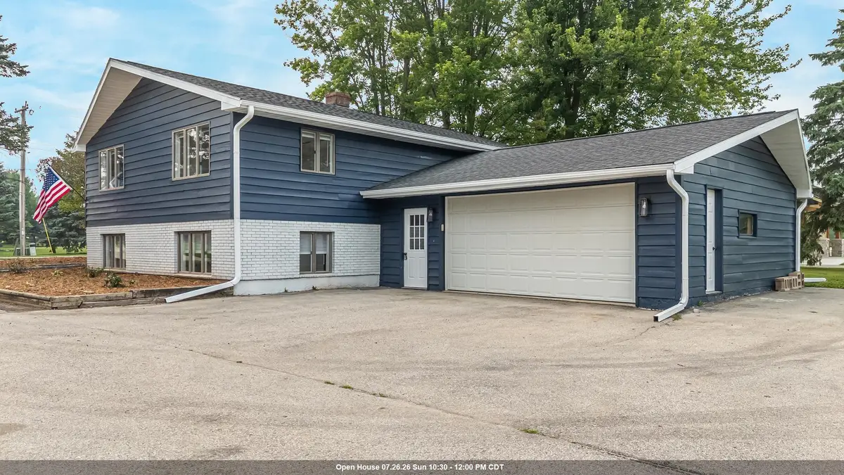 3722 N Casaloma Drive, Appleton, WI 54913 - #1
