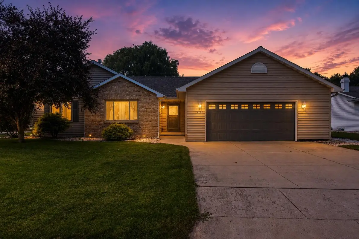 1203 Montclaire Court, Appleton, WI 54915 - #1