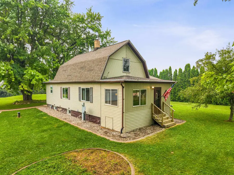 N5403 County Rd W, New London, WI 54961 - #2