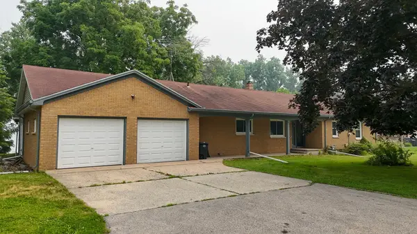 853 Neff Court, NEENAH, WI 54956