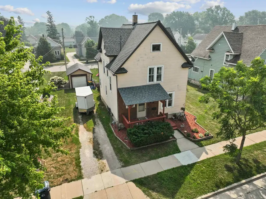407 Walker Street, Fond Du Lac, WI 54935 - #3