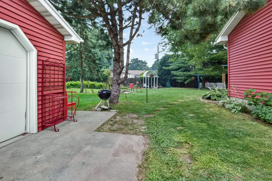 511 S Superior Road, Green Bay, WI 54311-7558 - #2