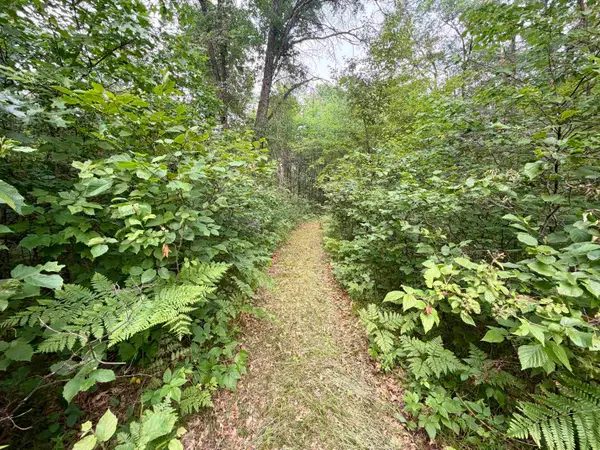 Merlin Lane, CRIVITZ, WI 54114