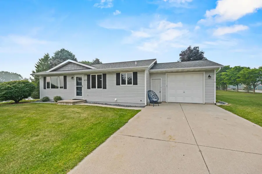 405 W Greenfield Avenue, Algoma, WI 54201 - #2