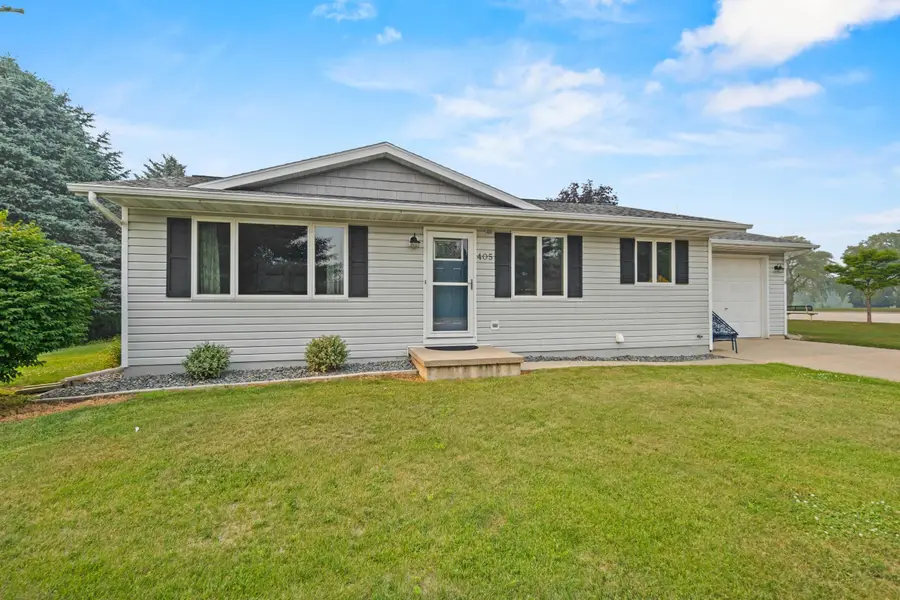 405 W Greenfield Avenue, Algoma, WI 54201 - #3