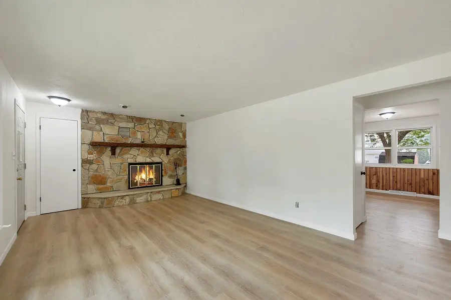 2320 Manitowoc Road, Green Bay, WI 54311 - #3