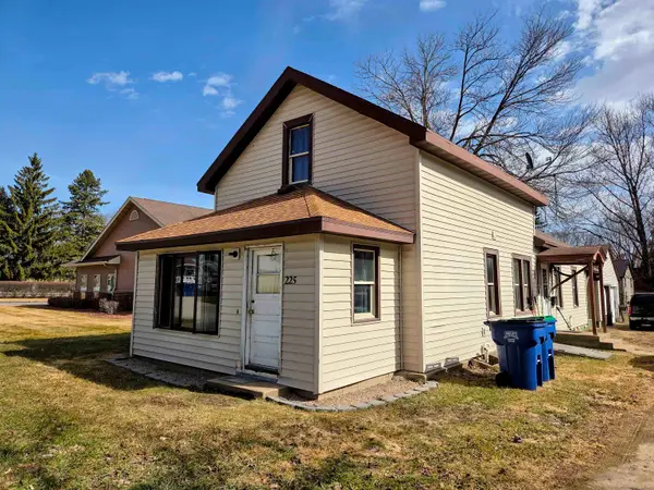 225 S Main Street, IOLA, WI 54945