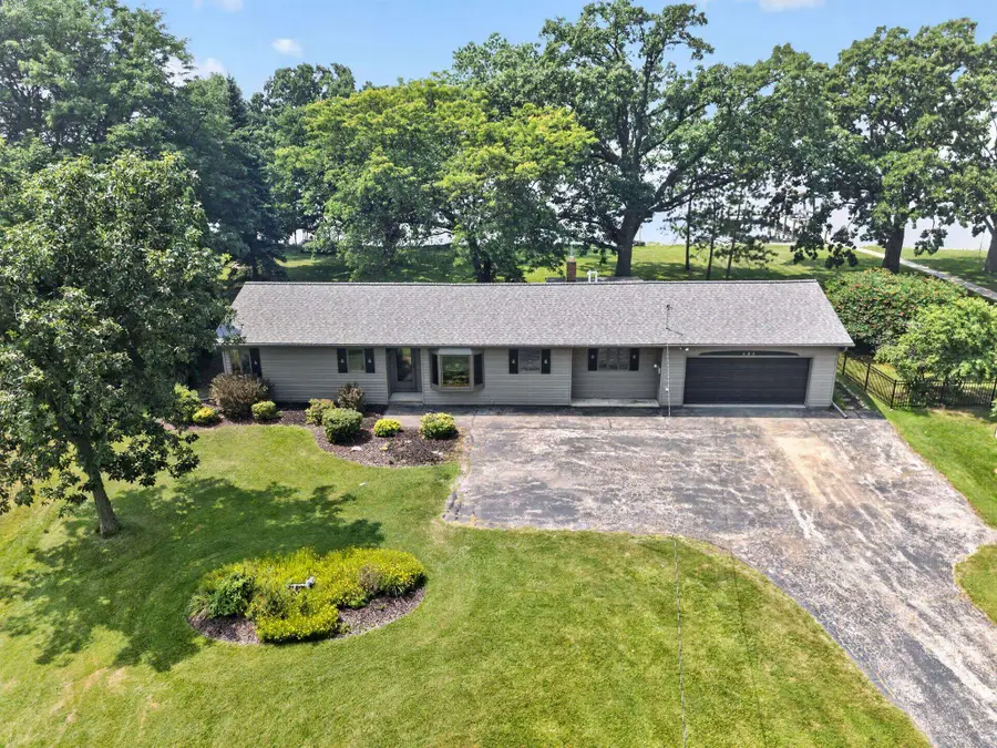 2507 Edgewood Lane, Oshkosh, WI 54904-9598 - #2