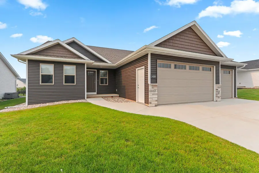 1626 Valor Place, Neenah, WI 54956 - #2