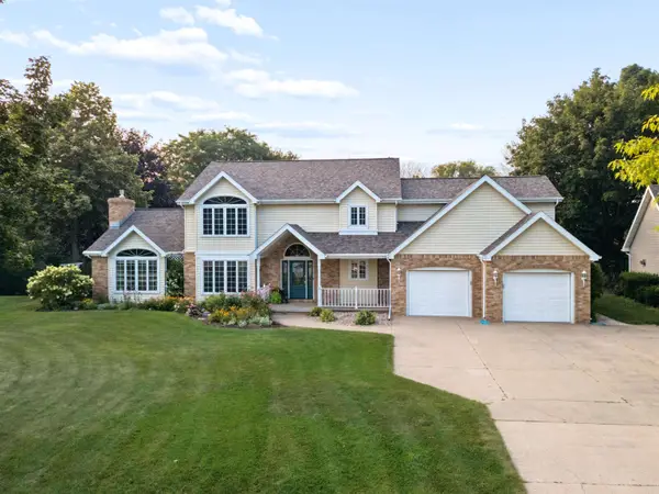 W2880 Oakridge Drive, APPLETON, WI 54915