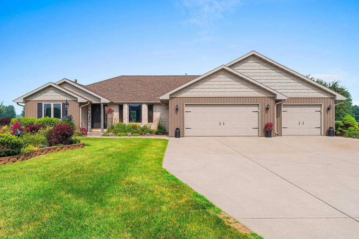 2514 Serene Court, De Pere, WI 54115-8153 - #1