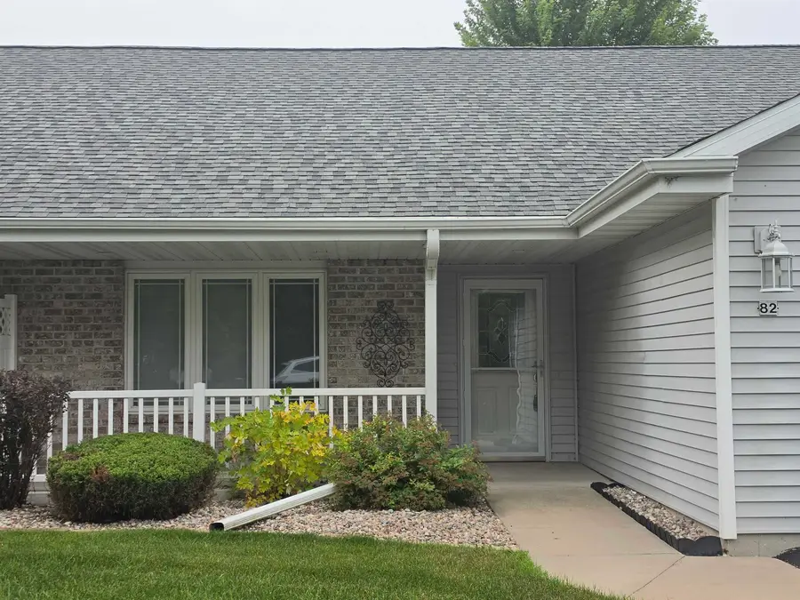 82 Queens Way, Fond Du Lac, WI 54935 - #2